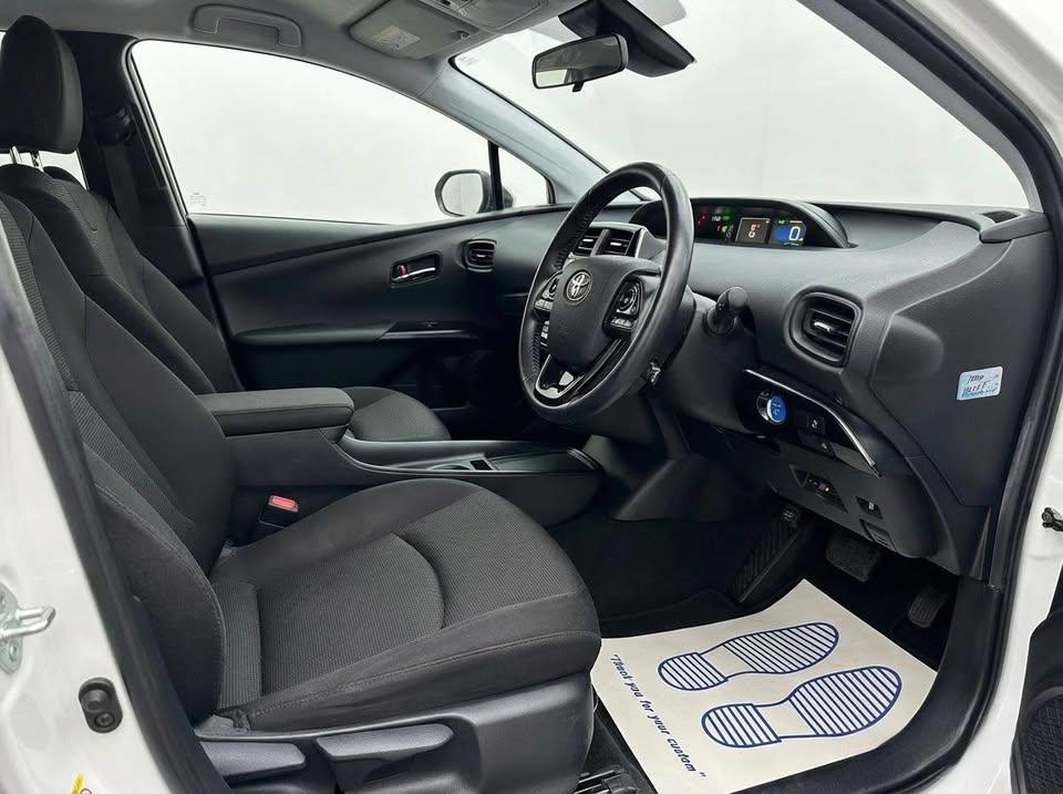 Toyota Prius - Image 9