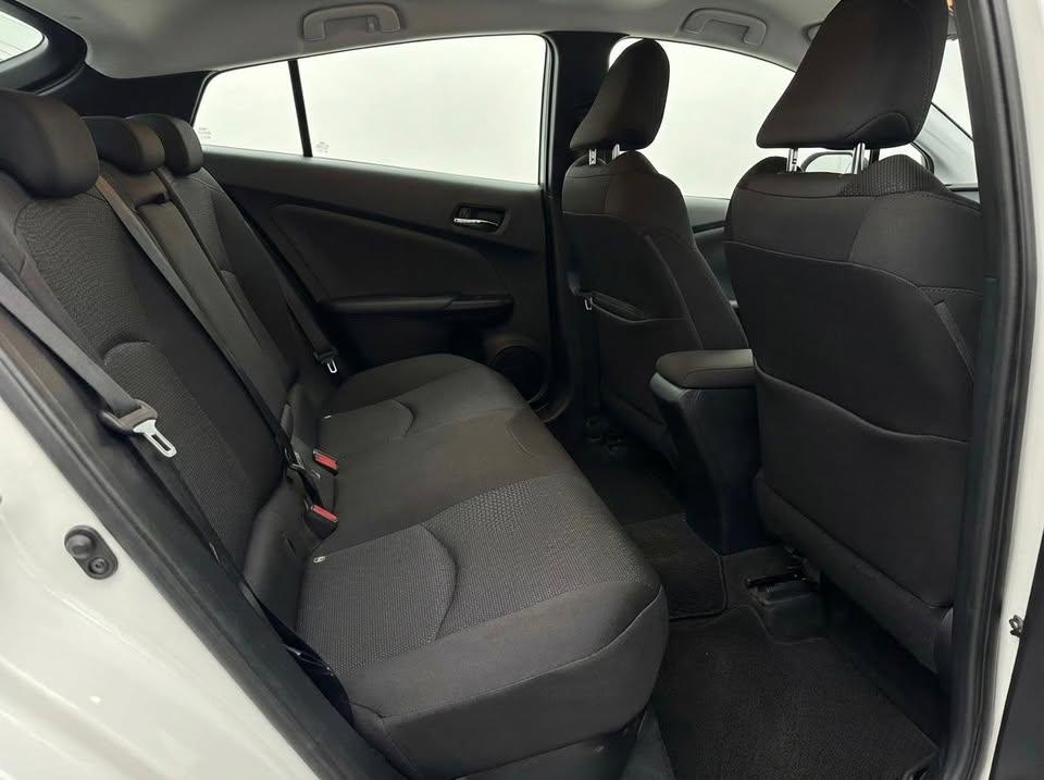 Toyota Prius - Image 10