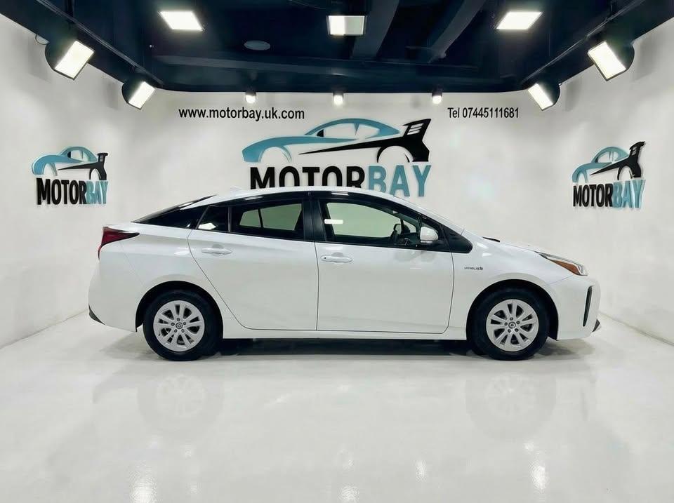 Toyota Prius - Image 4