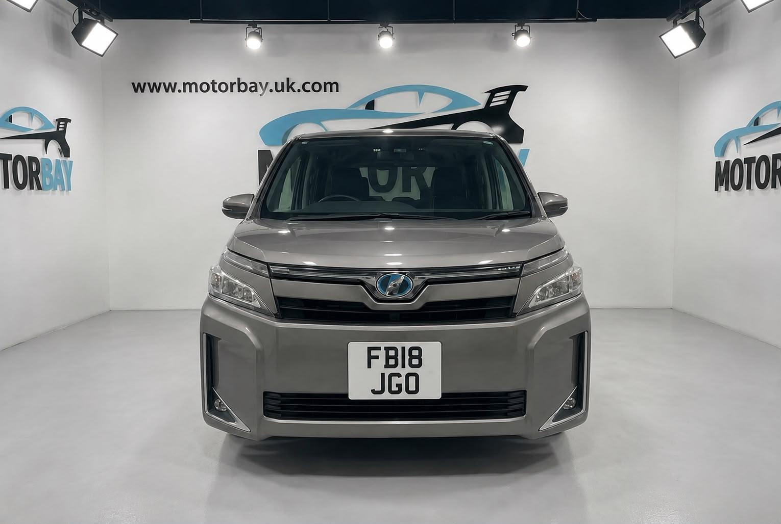 Toyota Voxy - Image 5