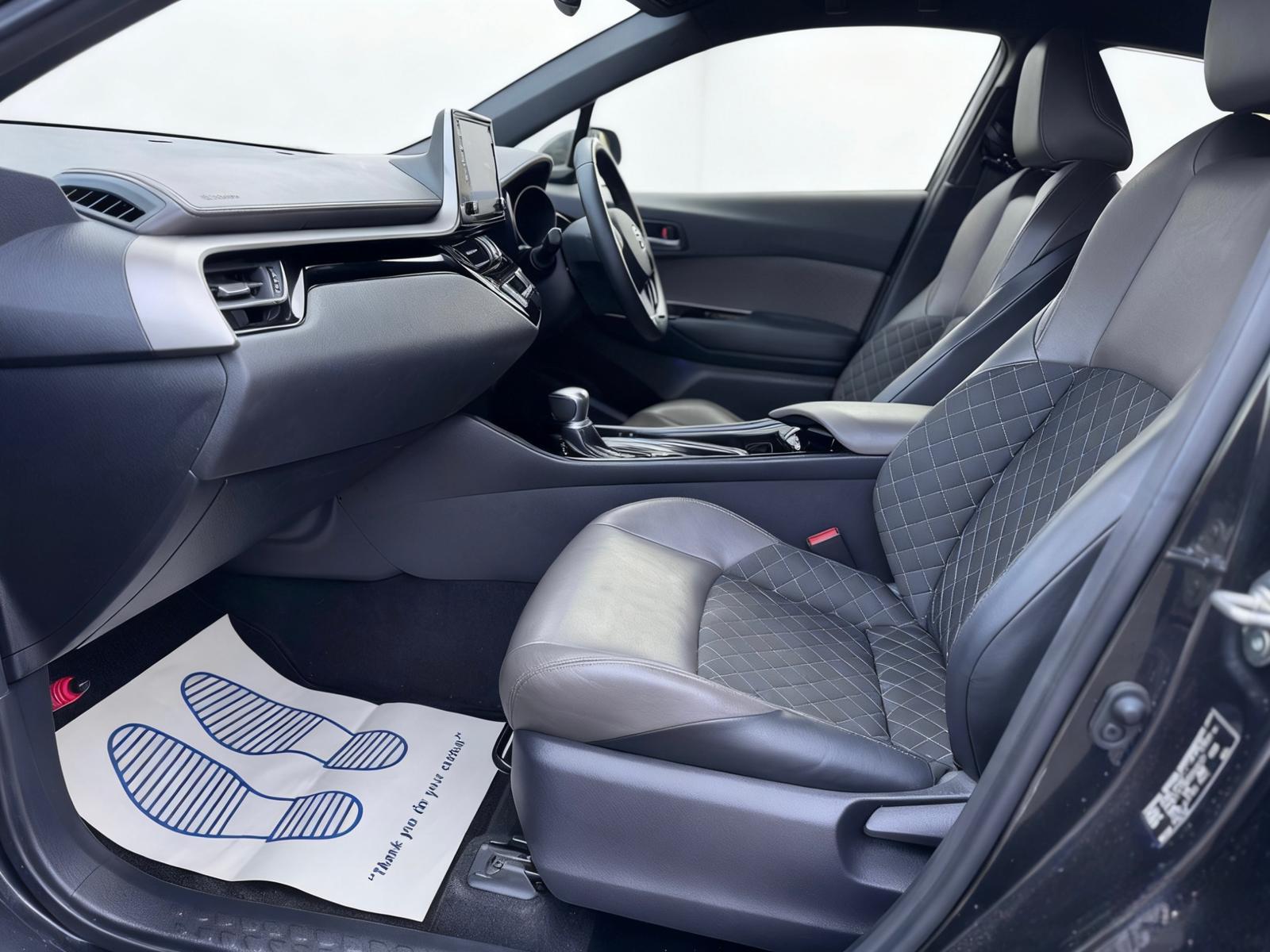 Toyota C-HR - Image 10