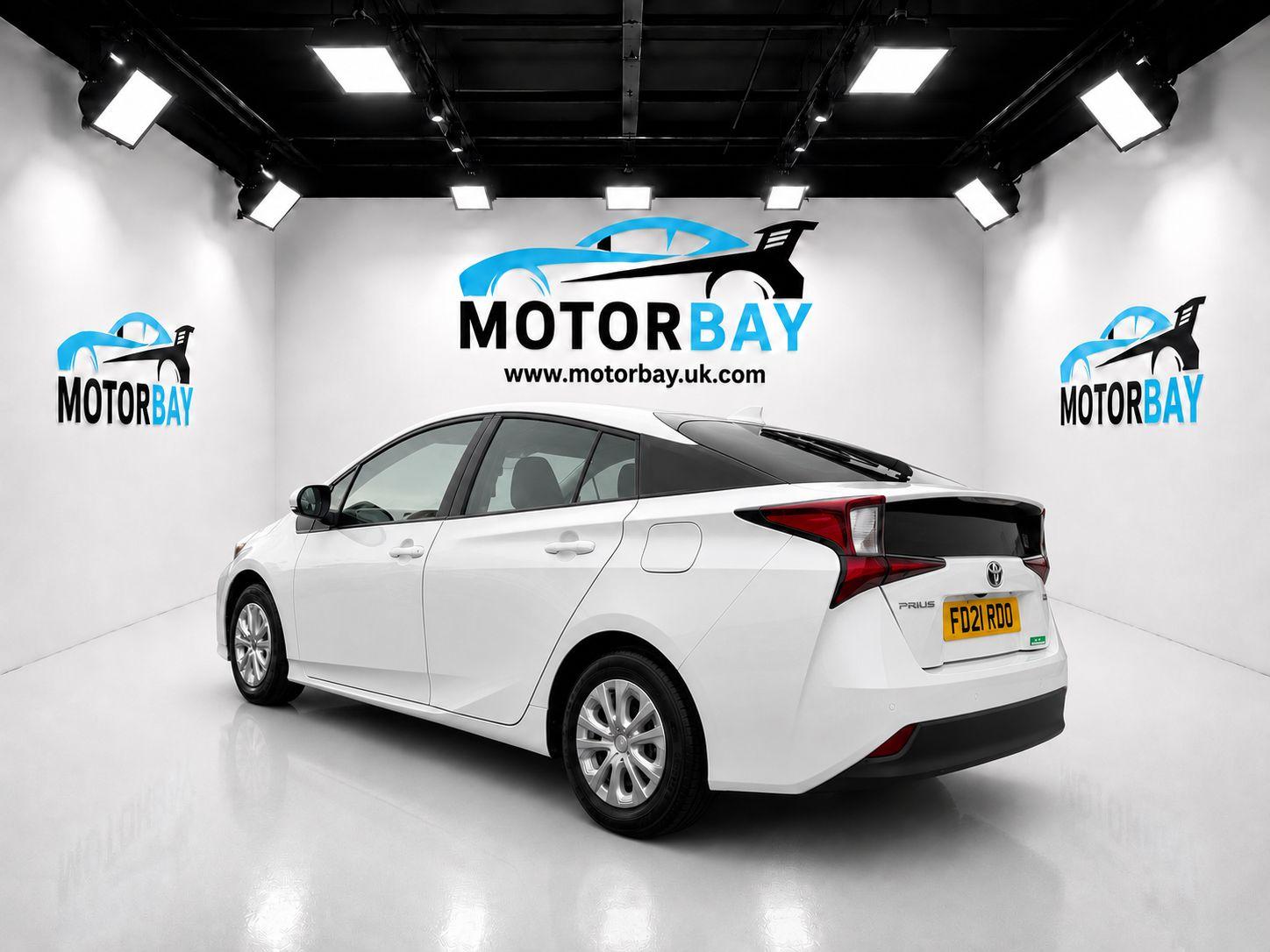 Toyota Prius - Image 7