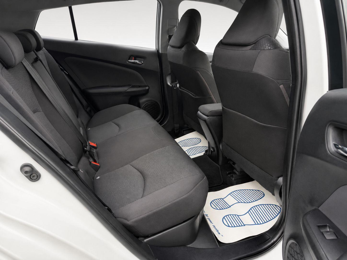 Toyota Prius - Image 10