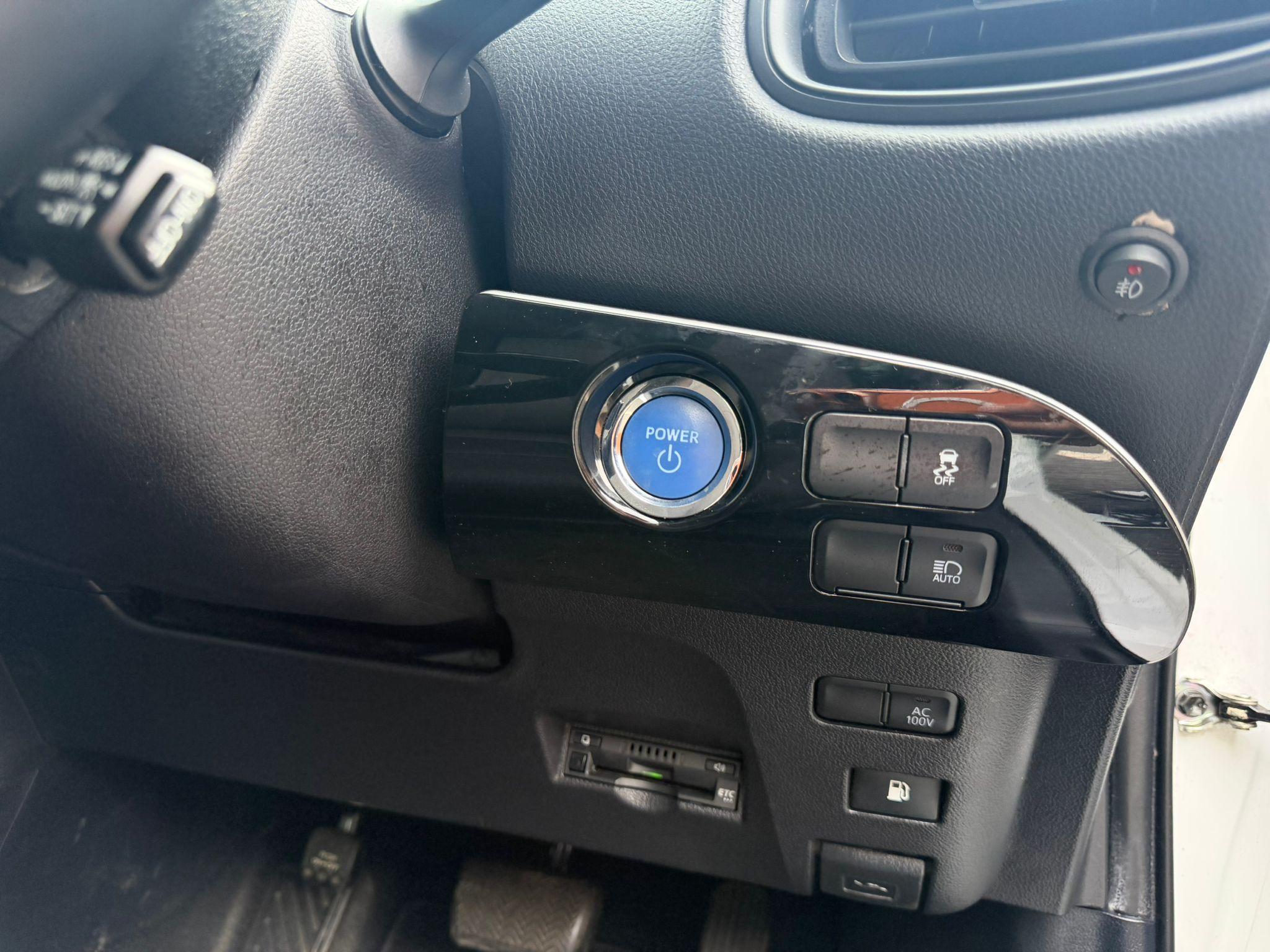 Toyota Prius - Image 14