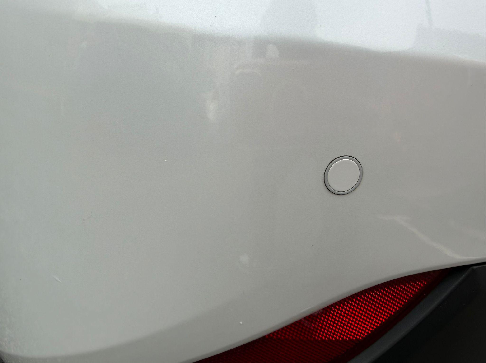 Toyota Prius - Image 16