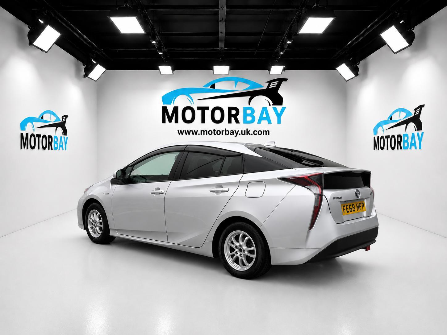 toyota Prius - Image 6