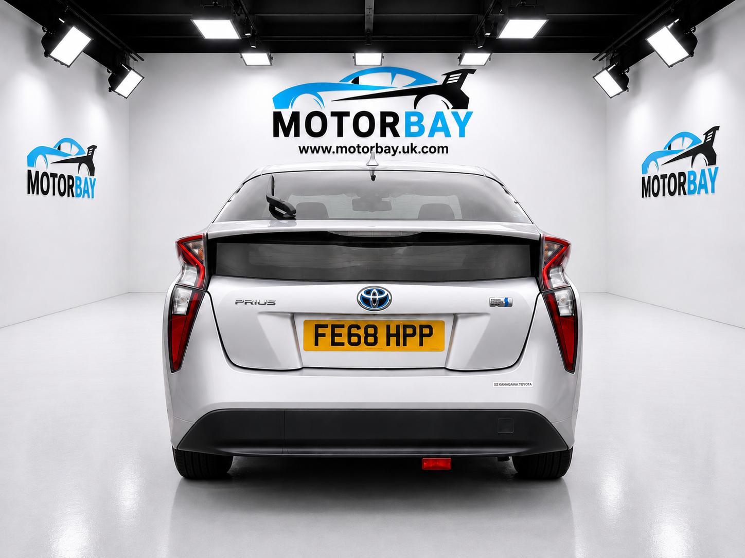toyota Prius - Image 8