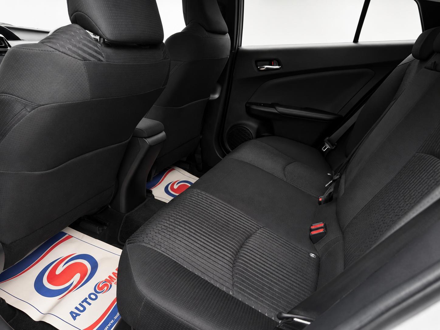 toyota Prius - Image 12