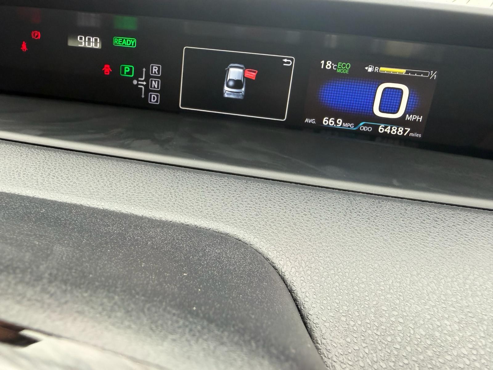 toyota Prius - Image 13