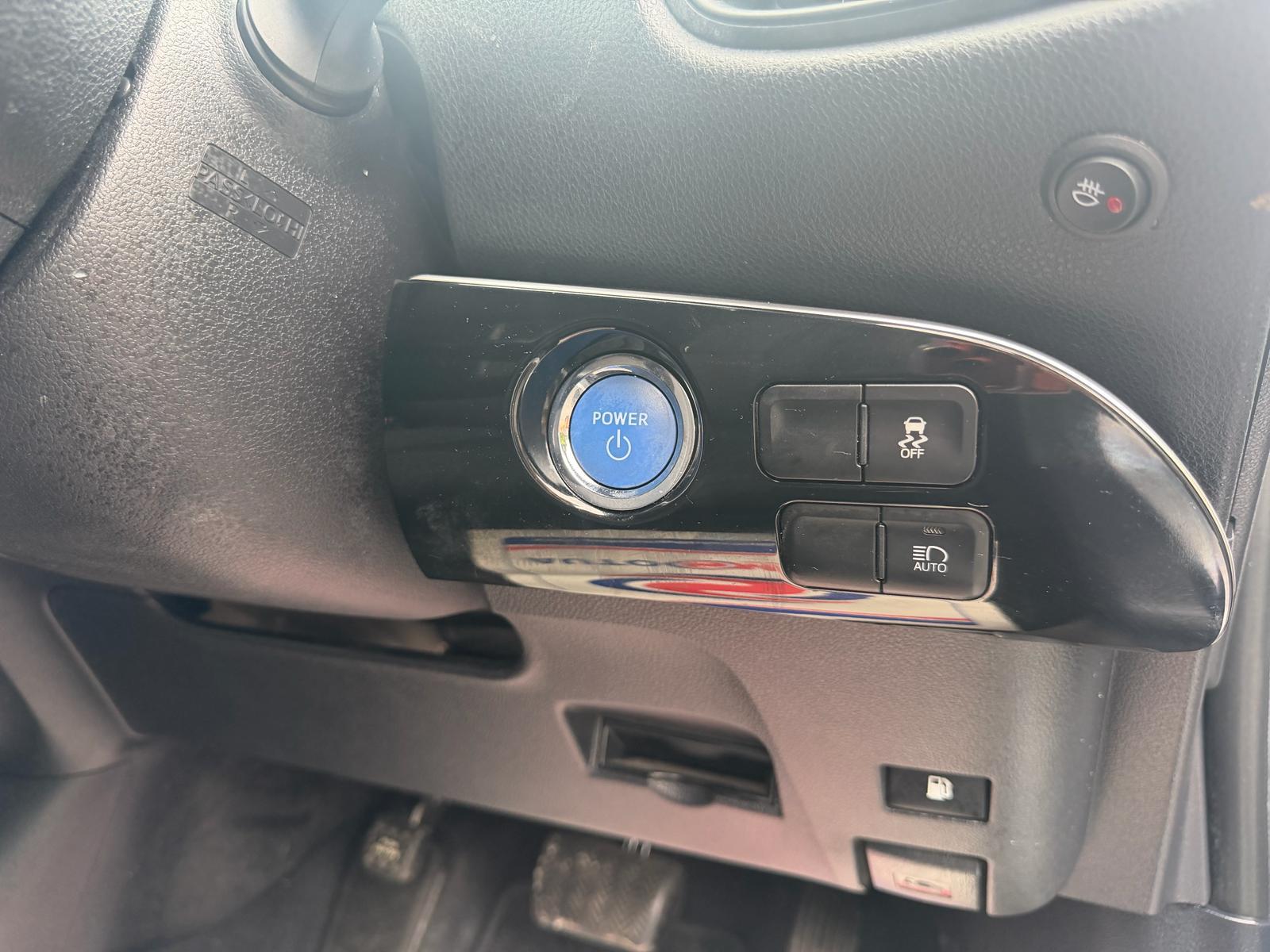 toyota Prius - Image 14