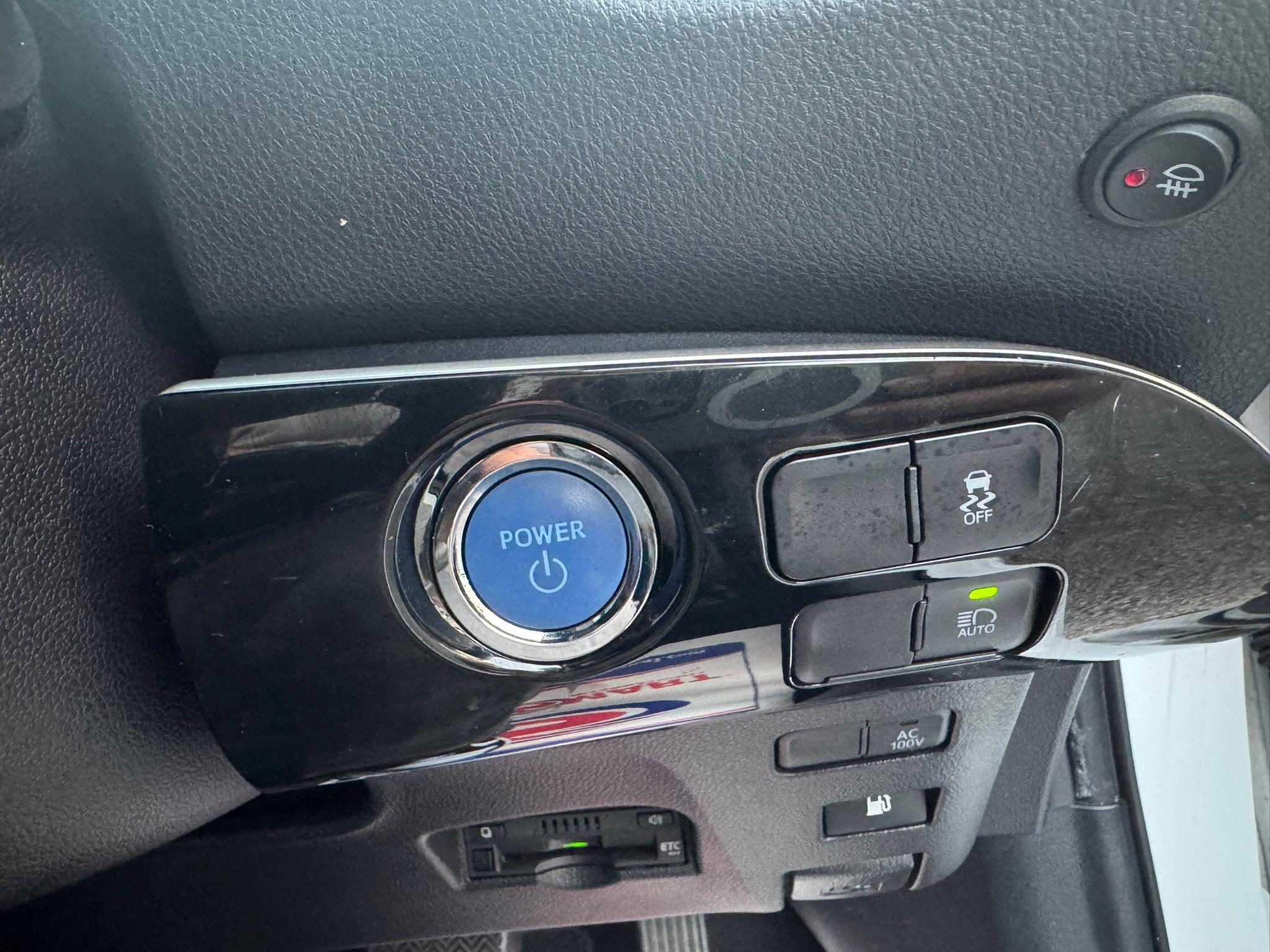Toyota Prius - Image 13
