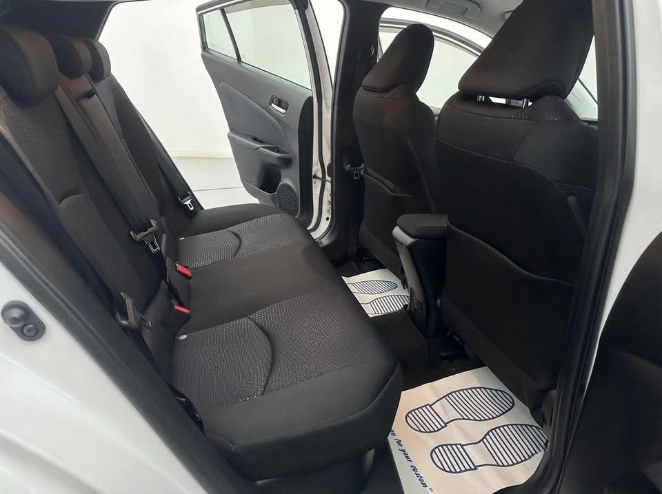 Toyota Prius - Image 11