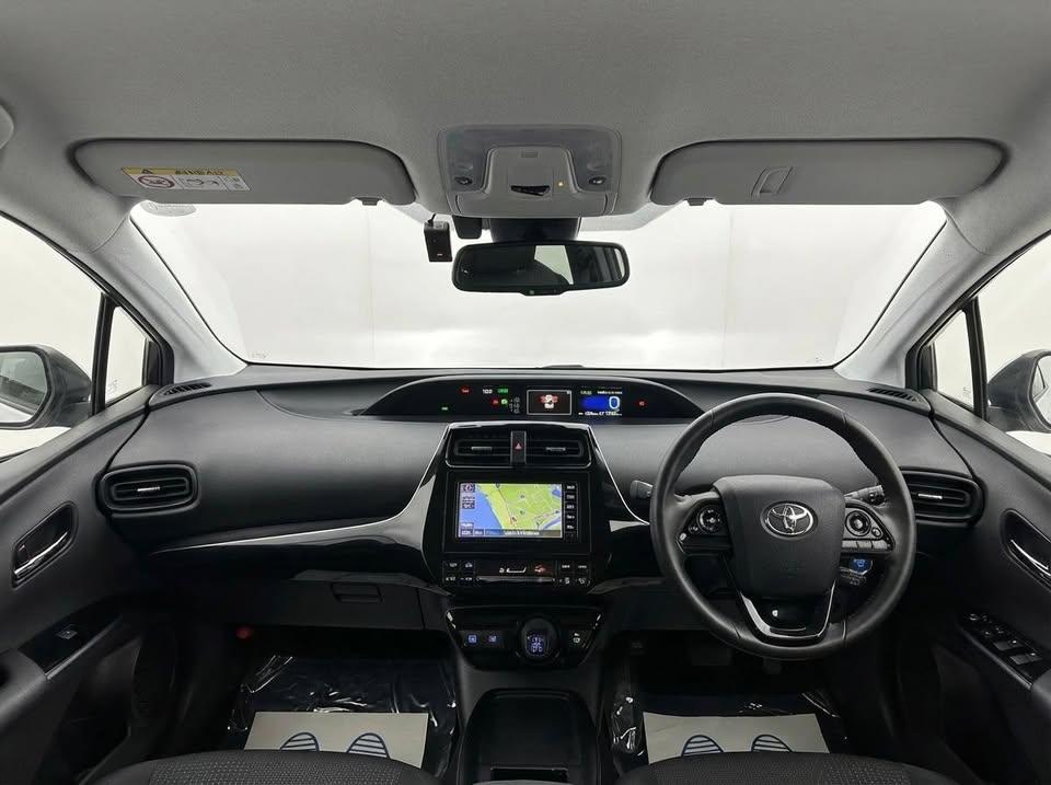 Toyota Prius - Image 13