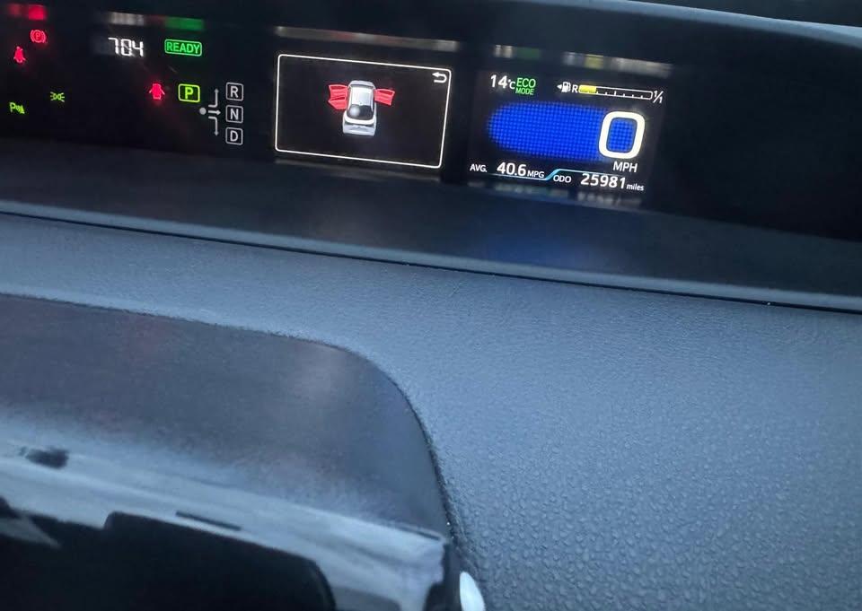 Toyota Prius - Image 14