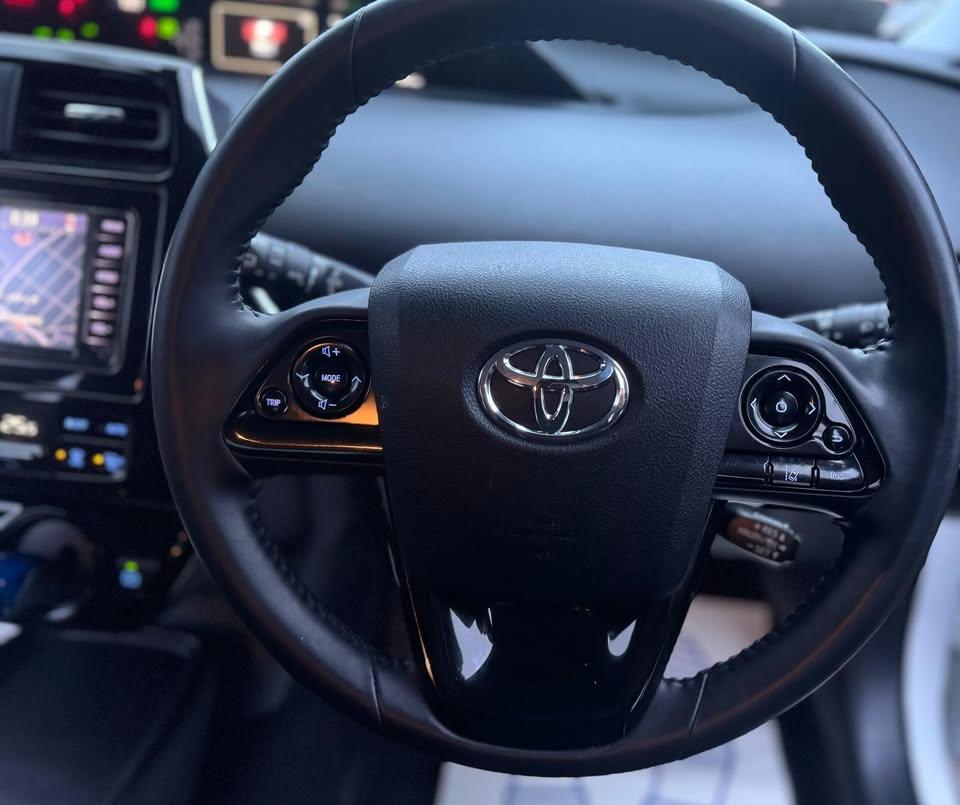 Toyota Prius - Image 15