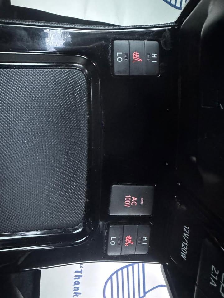 Toyota Voxy - Image 16