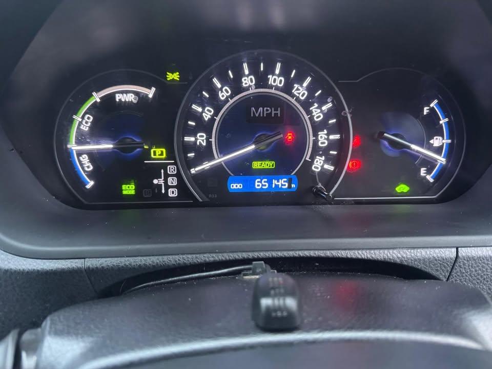 Toyota Voxy - Image 17