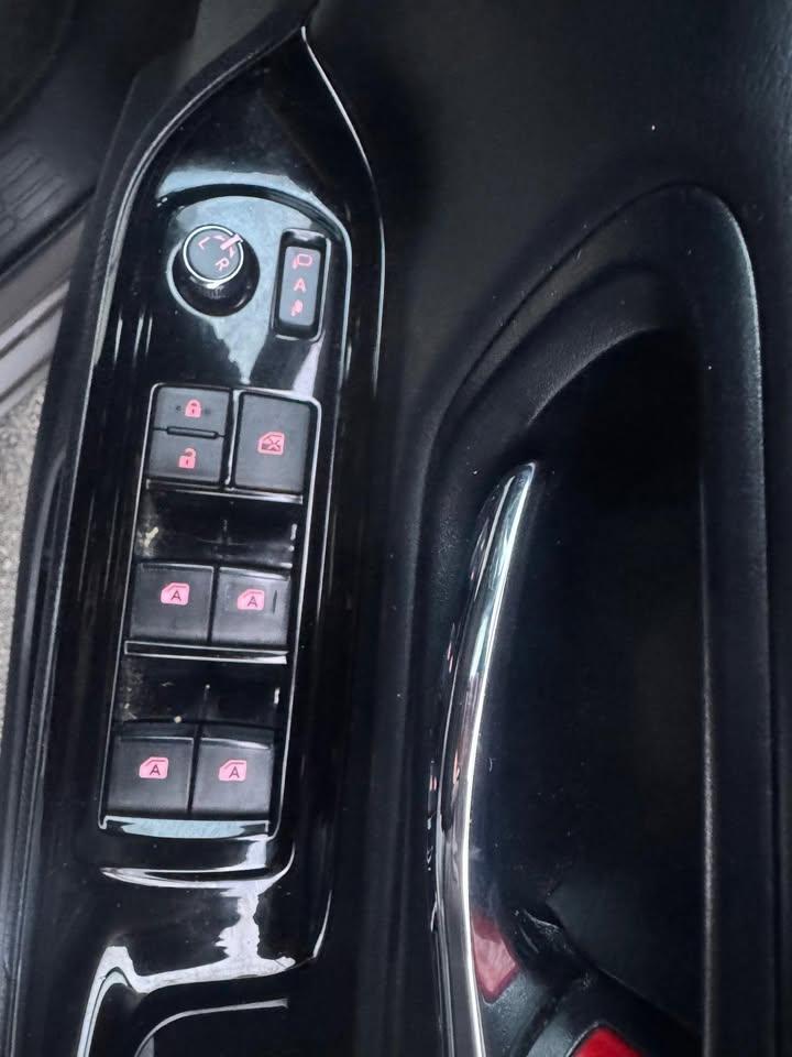 Toyota Voxy - Image 18