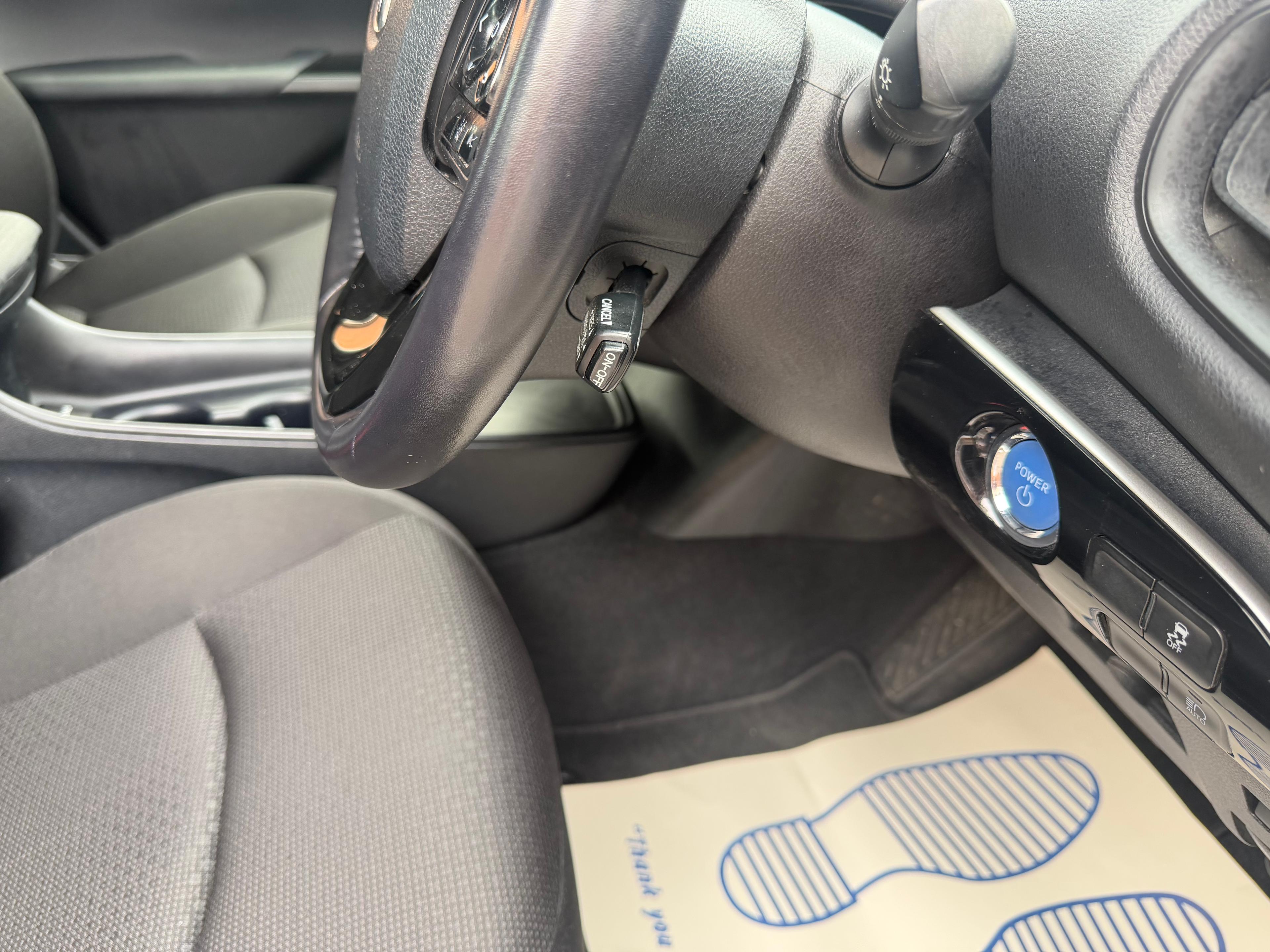Toyota Prius - Image 15