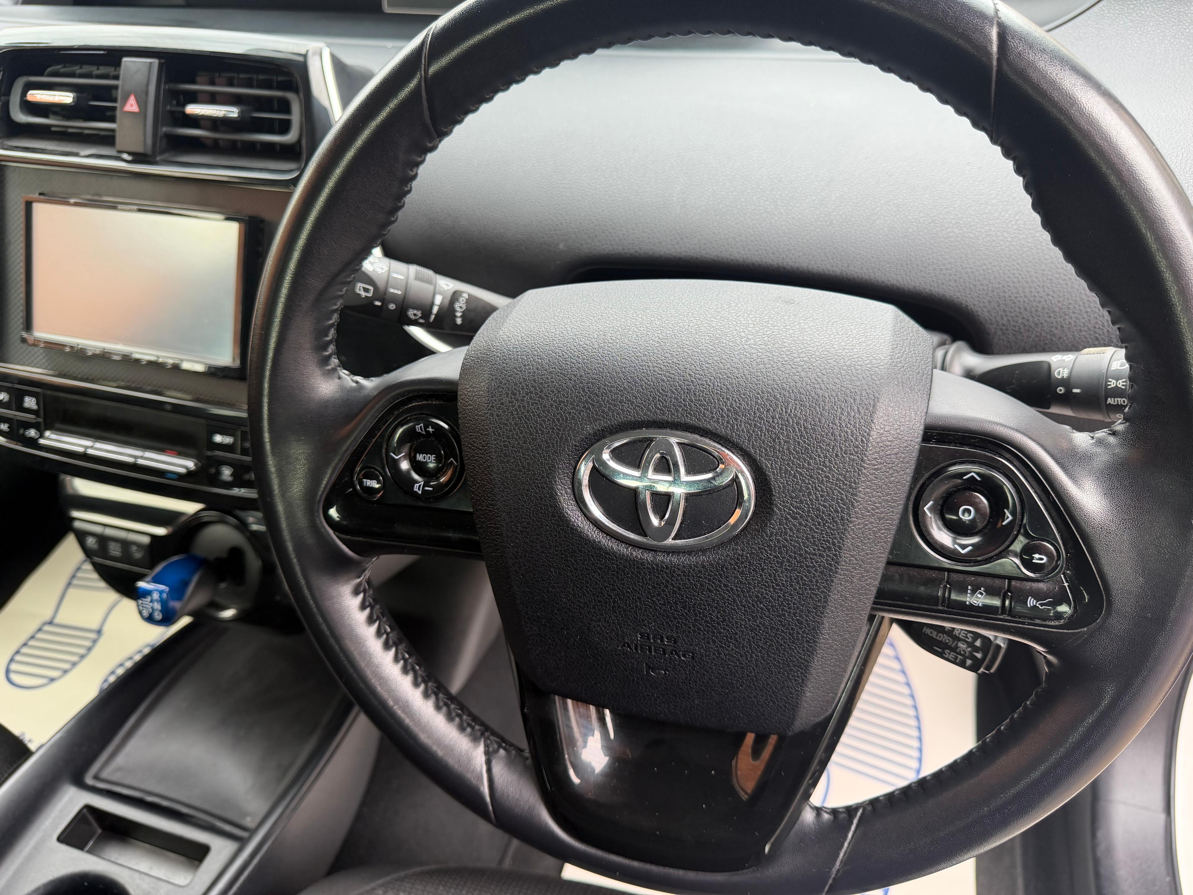 Toyota Prius - Image 16